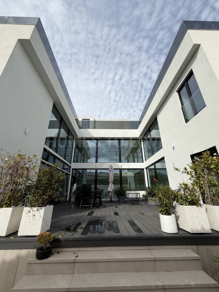 Luxusvilla nur 5 Gehminuten vom Strand von Benalmádena und Puerto Marina entfernt