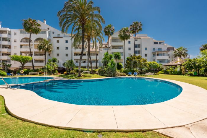 Refurbished Apartment with Sea and Mountain Views in a Popular and Unique Community