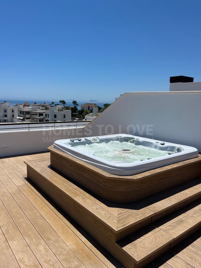Duplex Penthouse à vendre à Las Mesas, Estepona Ville