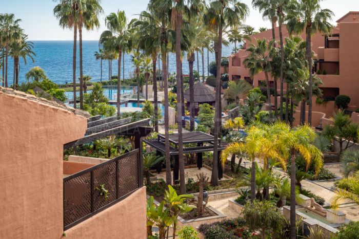 APARTAMENTO DE 3 DORMITORIOS EN PRIMERA LÍNEA DE PLAYA CON VISTAS AL MAR Y LICENCIA TURÍSTICA EN VIGOR!