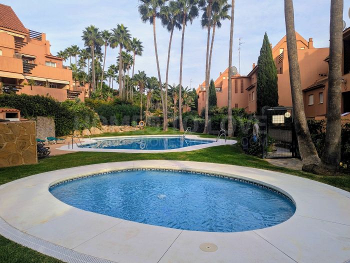 Dúplex Luminoso de 3 Dormitorios con Enorme Terraza en Azotea Privada