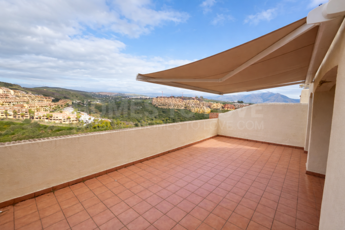 Luminoso dúplex con amplias terrazas y vistas panorámicas, La Duquesa