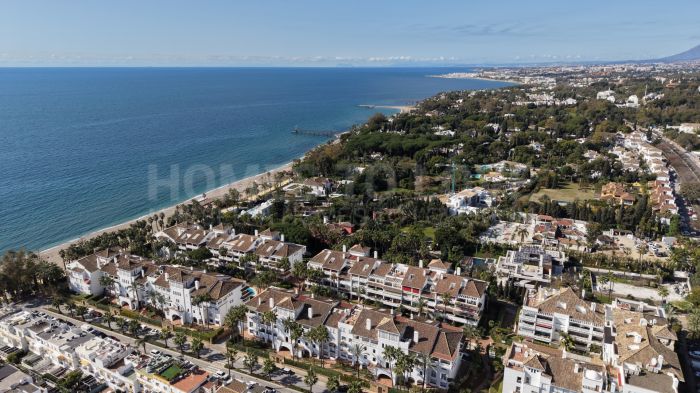 Apartment in Las Cañas Beach, Marbella Golden Mile