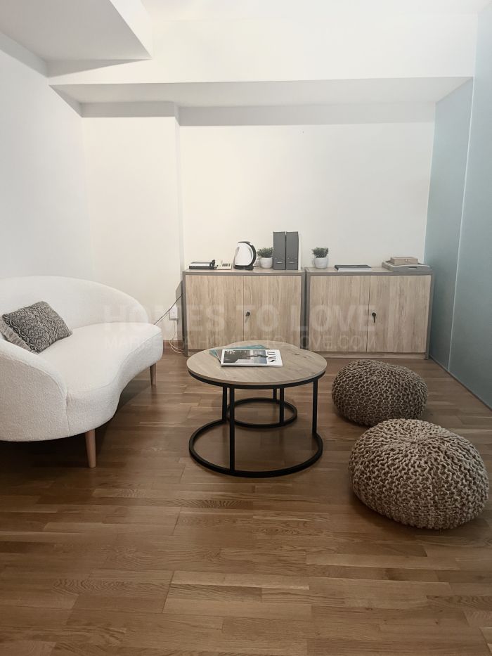 Oficina luminosa y funcional de 42 m² en ubicación estratégica de Marbella