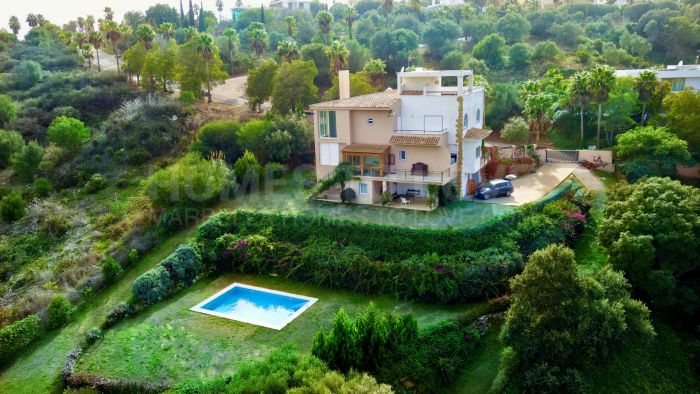 Вилла на продажу в Sotogrande Alto, Сотогранде