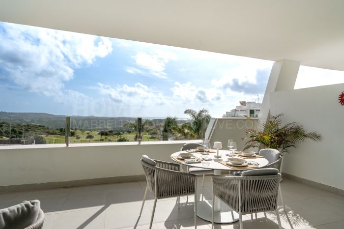 Stunning Contemporary Middle Floor Apartment in Calanova Golf