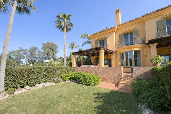 Спаренный дом на продажу в Sotogrande Alto, Сотогранде