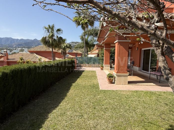 Maison de Ville à louer à long terme à Santa Clara, Marbella Est