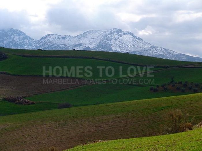 Impressive country estate close to Málaga, possibility to build