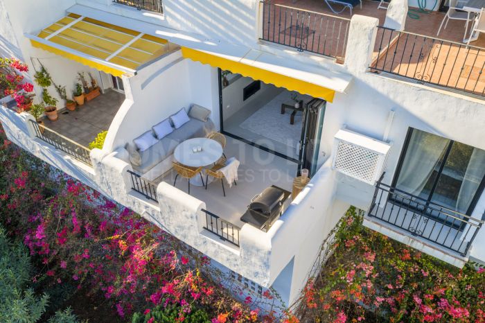 Apartamento en venta en Puerto del Almendro, Benahavis