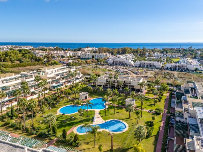Apartamento de 2 dormitorios con amplia terraza, Nueva Andalucía