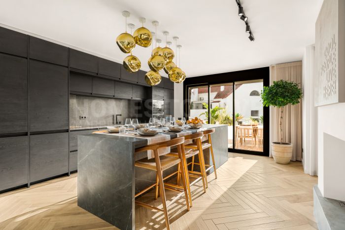 Apartment for sale in Nueva Andalucia, Marbella