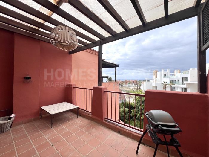 Duplex penthouse for sale in Estepona with sea views