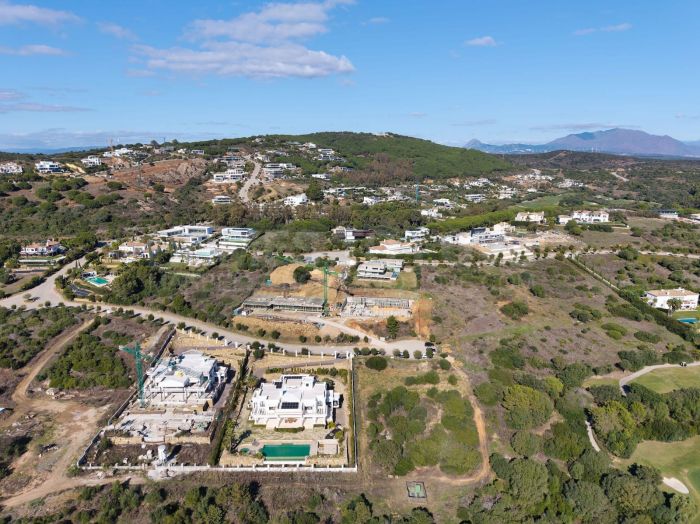 INCREÍBLE PARCELA EN VENTA CON PROYECTO, PERMISO DE CONSTRUCCIÓN Y VISTAS AL MAR EN SOTOGRANDE