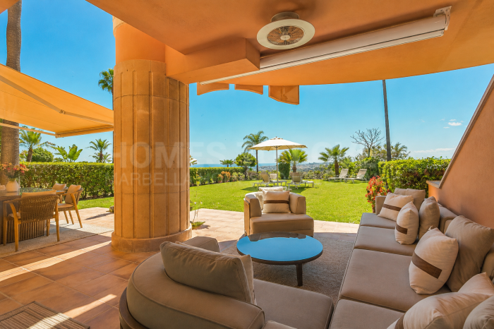 Apartment with private garden and stunning views