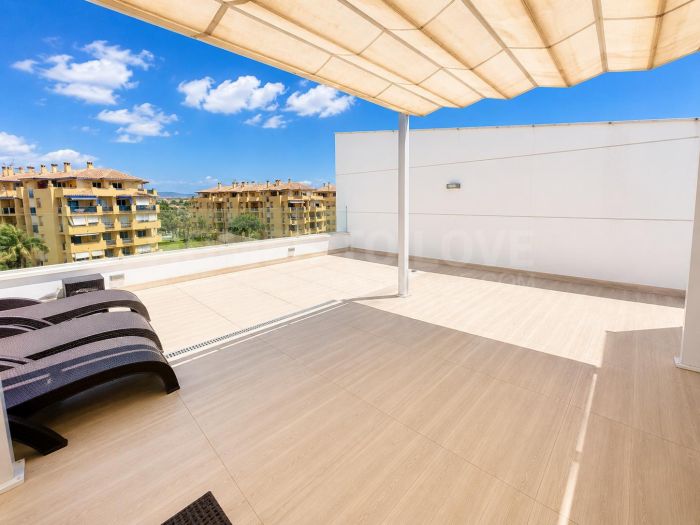 Atico Duplex en venta en Cortijo Blanco, San Pedro de Alcantara