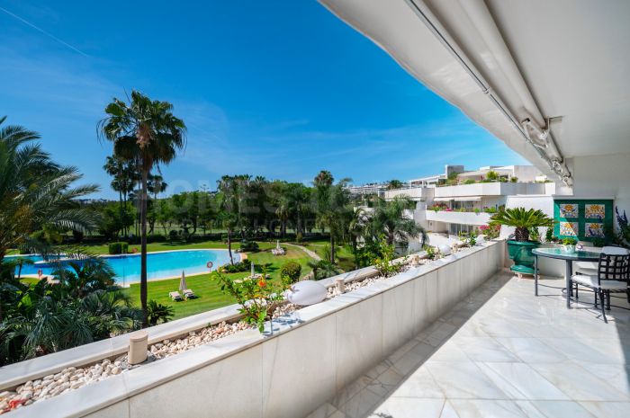 Duplex-Penthouse in Los Granados Golf, Nueva Andalucía