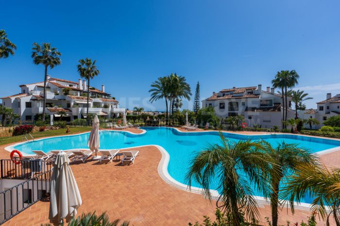 Апартамент на нижнем этаже в Monte Paraiso Country Club, Золотая Миля