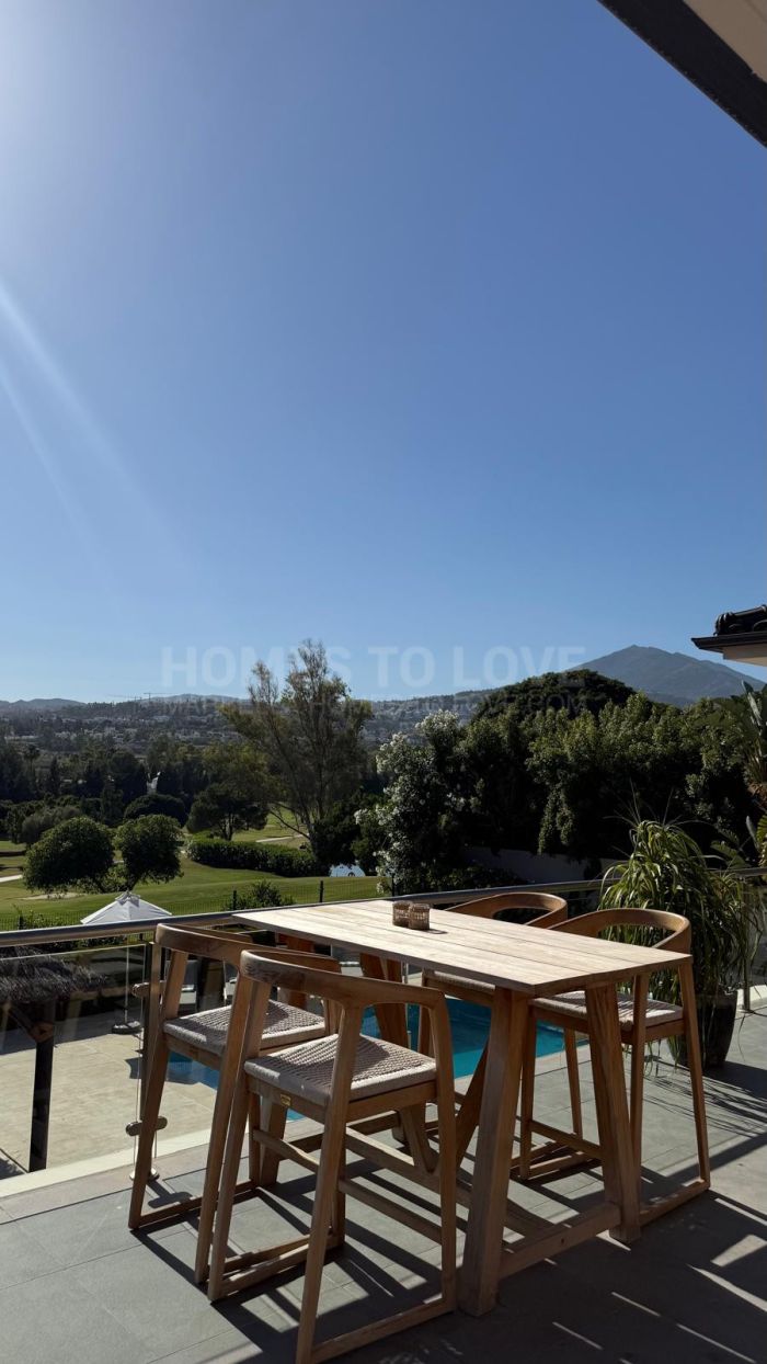 Villa zur Kurzzeitmiete in Los Naranjos, Nueva Andalucia