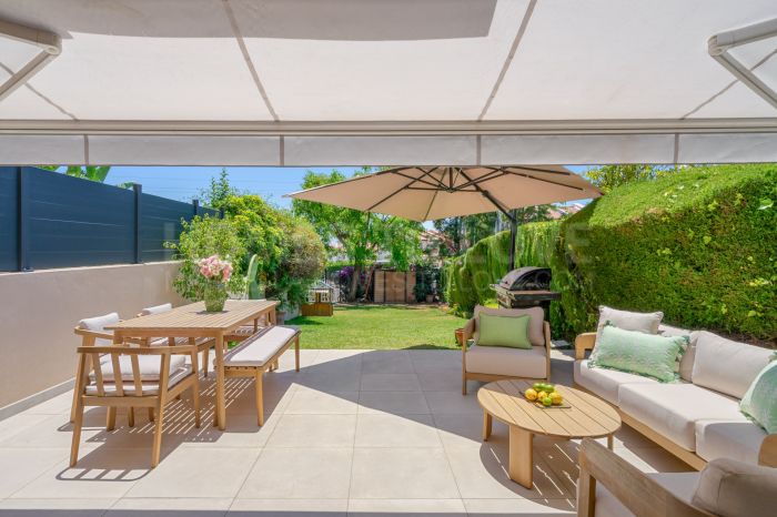 Hermosa casa de tres dormitorios con jardín privado en Nueva Atalya