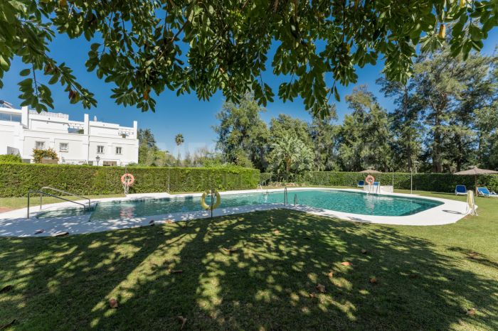 Apartamento Planta Baja en venta en La Quinta, Benahavis