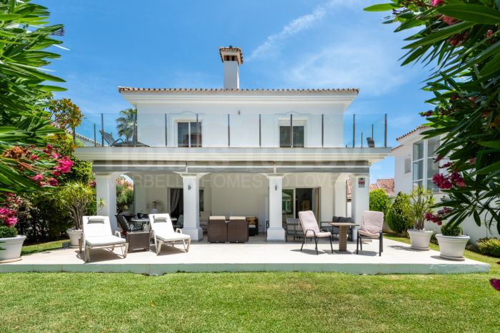 Pretty Villa in a Boutique Community in Monte Biarritz, East Estepona