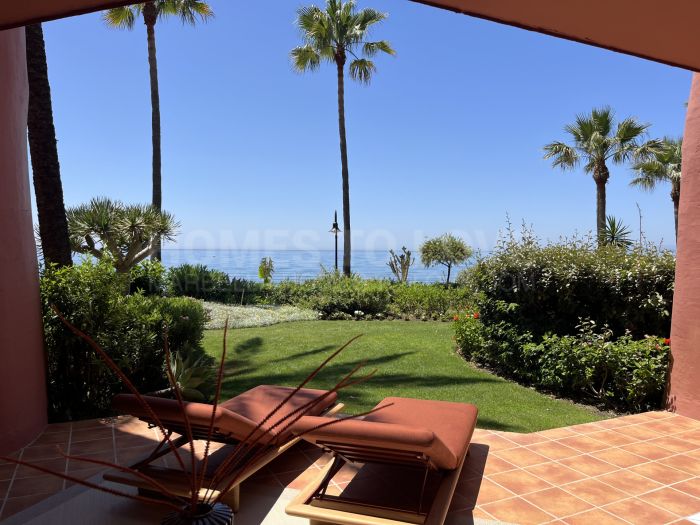 APARTAMENTO EN PLANTA BAJA - LUJO - ESTEPONA
