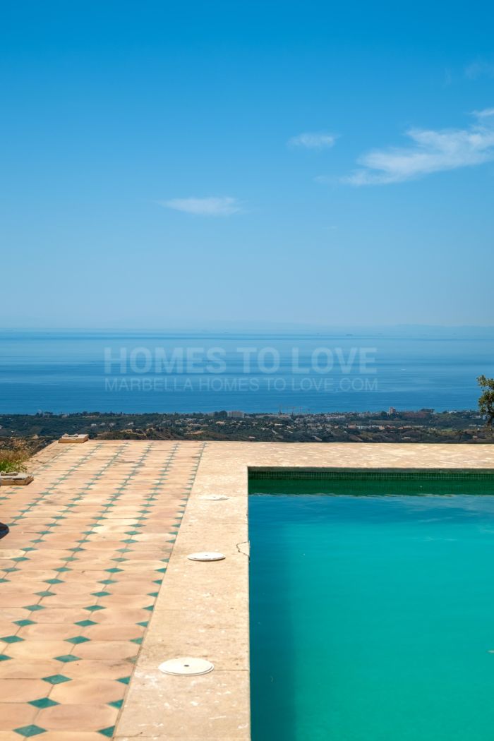Villa en venta en La Mairena, Marbella Este