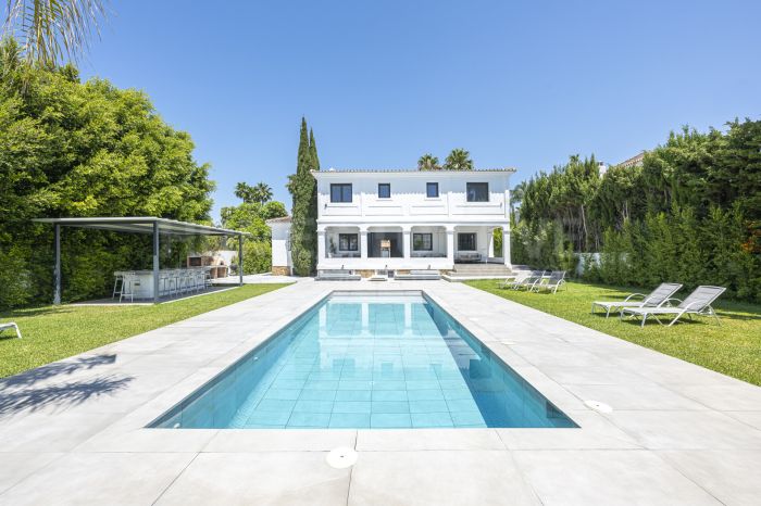 Villa zu verkaufen in Aloha, Nueva Andalucia