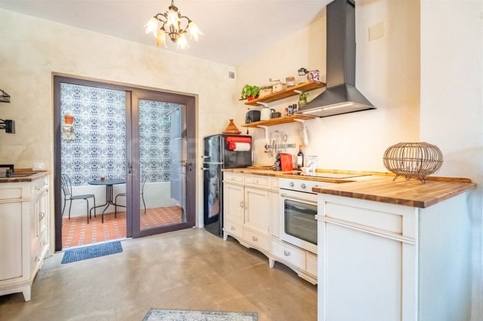 Таунхаус на продажу в El Palo, Malaga - Este