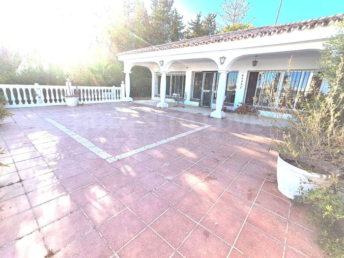 Villa en venta en Paraiso Medio, Estepona Este