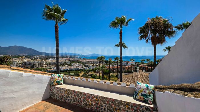 Maison Mitoyenne avec Vue Panoramique Exceptionnelle sur la Mer et les Montagnes à Las Brisas, La Duquesa