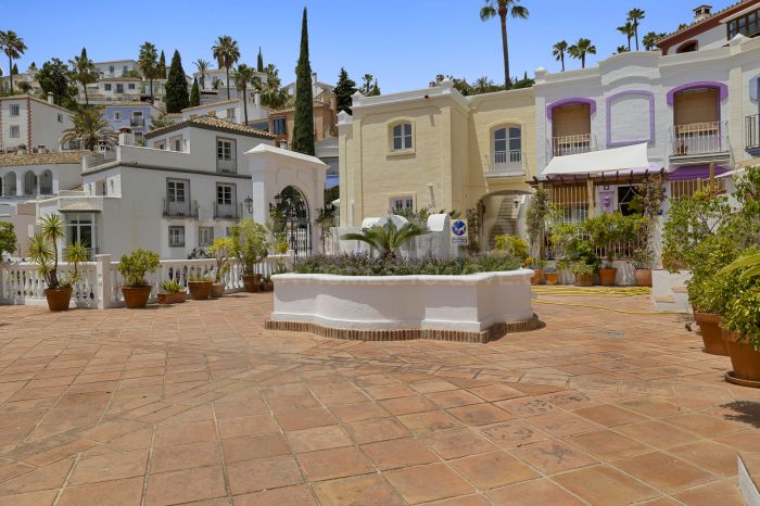 Adosado en venta en La Heredia, Benahavis