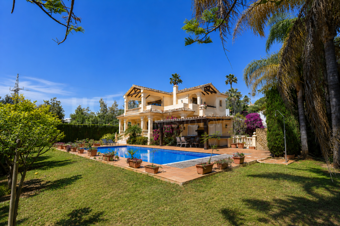 Вилла на продажу в La Quinta, Бенахавис