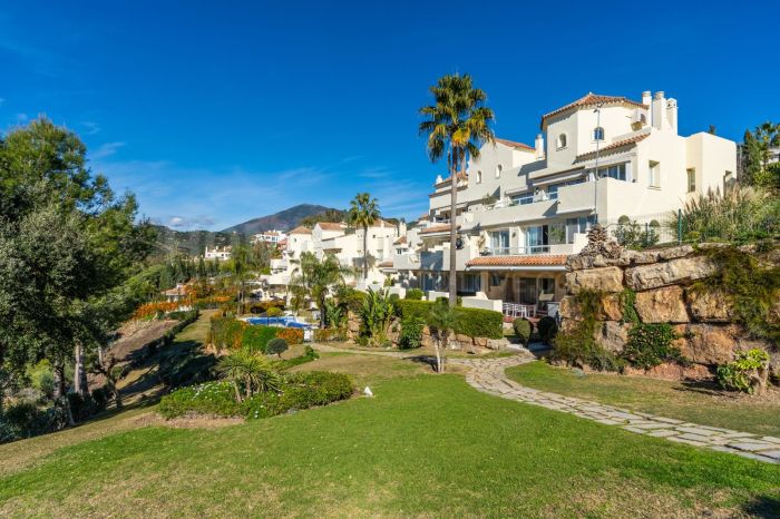 Апартамент на продажу в Puerto del Almendro, Бенахавис