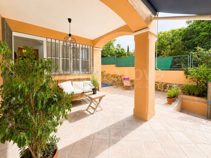Doppelhaushälfte zur Langzeitmiete in El Capricho, Marbella Goldene Meile