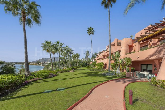Beachfront Ground Floor Apartment, 3 Beds: Cabo Bermejo, Estepona East