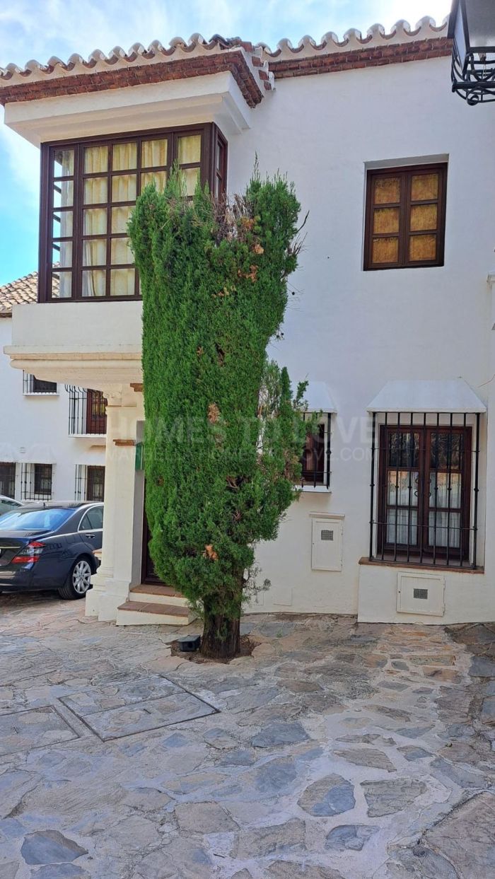 Adosado en alquiler en Marbella Golden Mile, Marbella