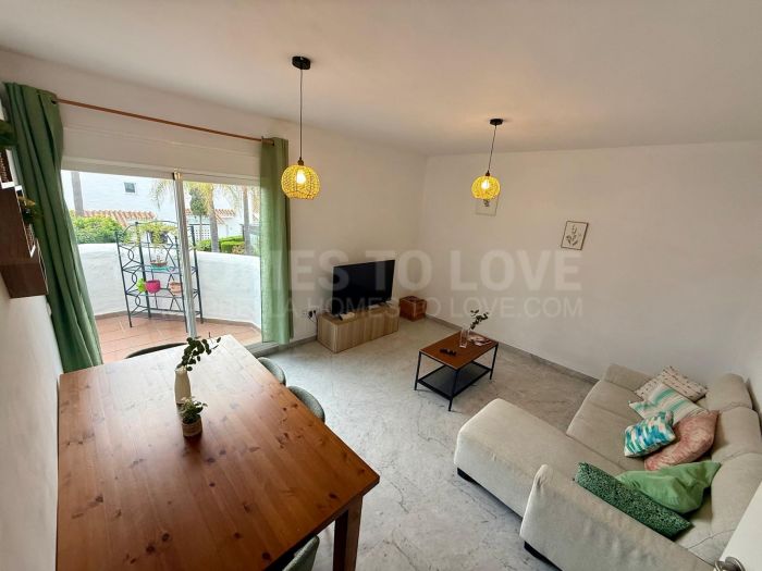 Apartamento de 2 dormitorios junto a la playa en Marbella con acceso directo a la playa