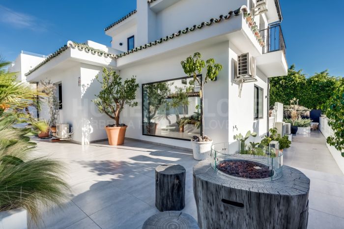 Villa for sale in Rodeo Alto, Nueva Andalucia