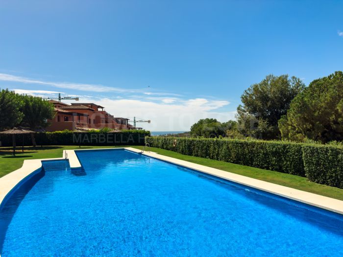 ÁTICO CON GRAN TERRAZA, SOLARIUM, VISTAS ABIERTAS Y LATERALES AL MAR!