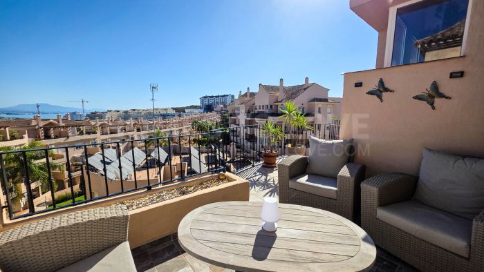 Refurbished Duplex Penthouse with Panoramic Sea and Mountain Views in La Duquesa