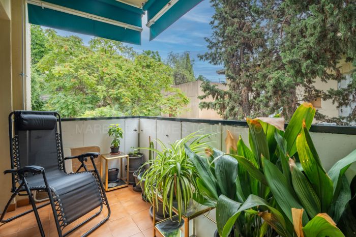 Апартамент на продажу в El Limonar, Malaga - Este