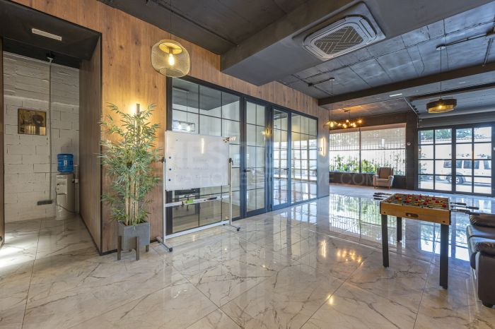 Vācu: GESCHÄFTSÜBERNAHME — Business Center / Coworking-Space im Zentrum von Marbella