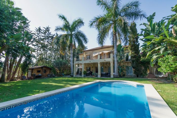 Вилла на продажу в Las Brisas, Новая Андалусия