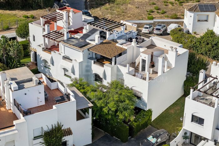 Таунхаус на продажу в Guadalvillas, Сан Педро де Алькантара