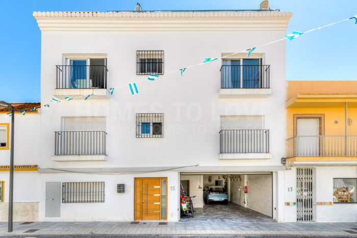 Здание на продажу в Cortijo Blanco, Сан Педро де Алькантара