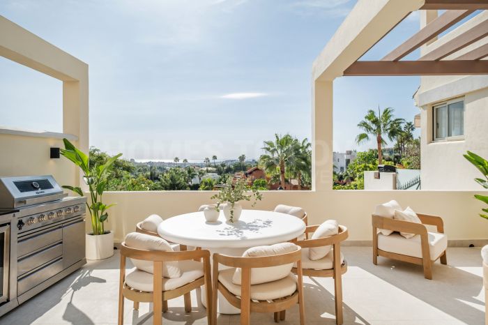 Vollständig renovierte 3-Bed | Süd-Facing | Panoramablick auf das Meer