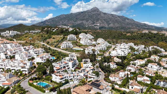 Adosado en venta en Los Naranjos, Nueva Andalucia