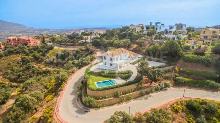 Villa en venta en La Mairena, Marbella Este